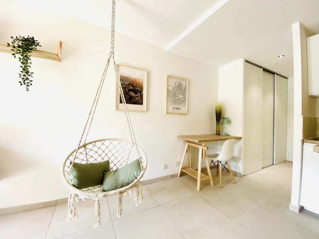 Studio Terrasse & Parking Gratuit En Residence Nimes Exterior photo